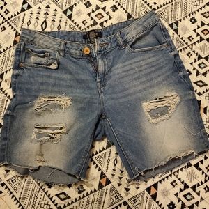 Refuge size 8 cut off jean shorts